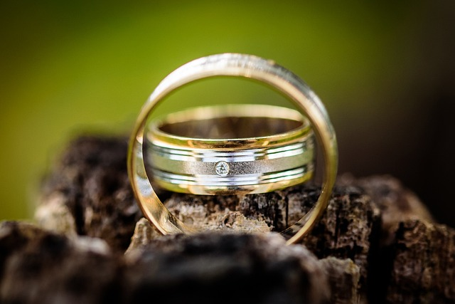 Designing Custom Engagement Rings in Dallas: The Process of Personalized Jewelry Creation 